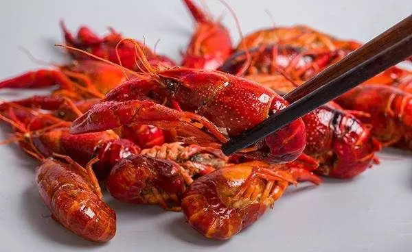 小龍蝦季到來，這些謠言又死灰復(fù)燃，你中招了嗎？