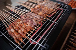  燒烤店復(fù)工，豪橫顧客一單外賣點(diǎn)1200！在家擼串的春天到了嗎？