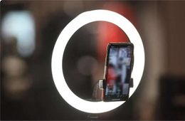 羅永浩、吳曉波頻頻“翻車”，直播帶貨還值得大力去做嗎？