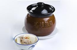  前十個(gè)月銷量超去年全年，這家企業(yè)靠“瓦罐魚”逆襲！怎么做到的？