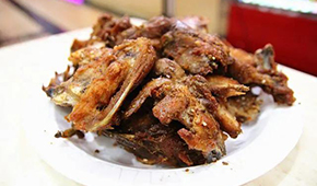 沈陽確診大爺讓雞架火了！這個凍品邊角料里原來藏著一門大生意