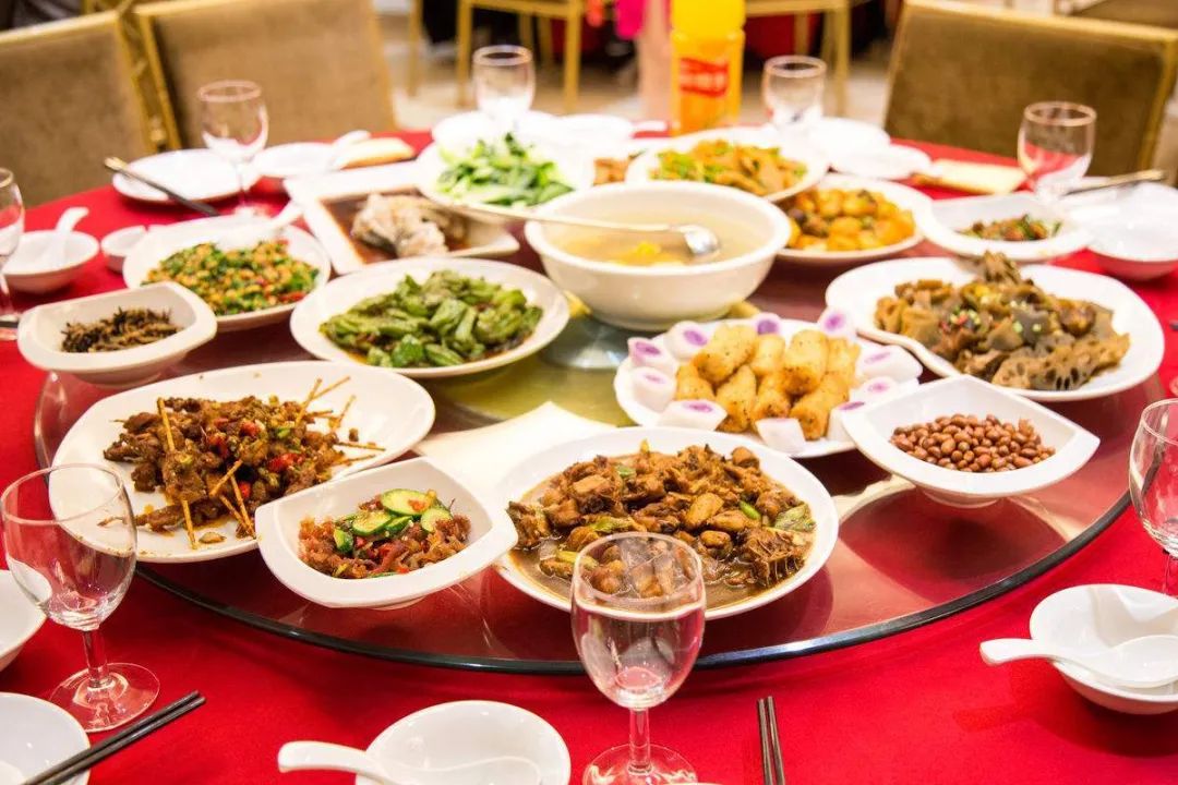 6000一桌的喜宴成本不到1200？ 熱議背后的預制菜真相：to B仍是黃金賽道