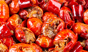 價格跳水、蝦尾滯銷，頂流網(wǎng)紅小龍蝦今年也“頂”不住了？