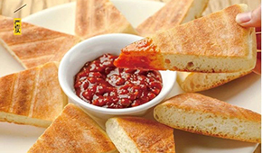 發(fā)現(xiàn)增長(zhǎng)品類(lèi) | 蔥包燴、火燒饃、菜蟒、菜盒…食品研發(fā)向地方特色小吃找靈感