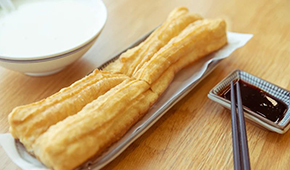 從火鍋、麻辣燙重回早餐賽道，速凍油條有哪些新變化？