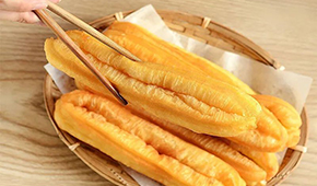 從工業(yè)化誕生到細(xì)分多元場(chǎng)景，一起看速凍油條成長(zhǎng)記