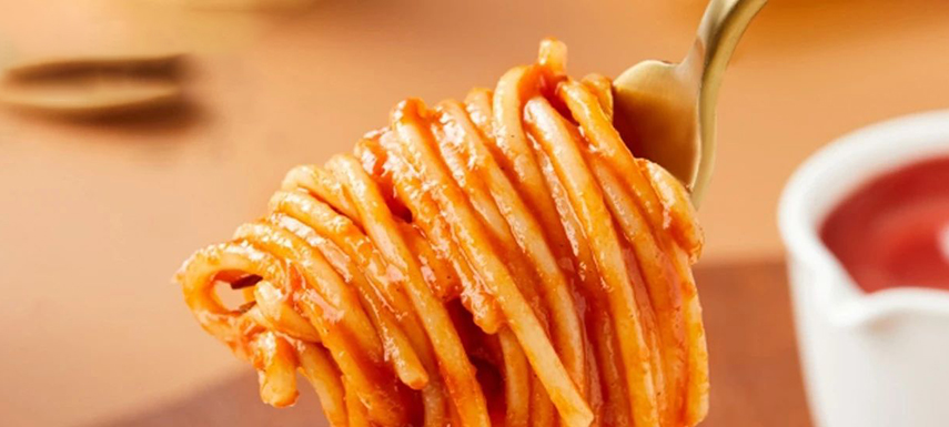 三全、麥子?jì)尅⒐妊?..免煮意面來(lái)襲，誰(shuí)能分得一杯羹？