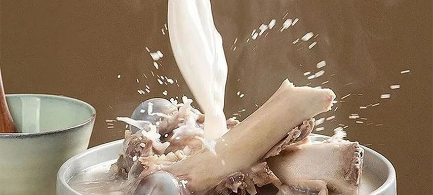  餛飩、炸雞、烤腸紛紛注入骨湯，新一輪凍品升級拼“骨氣”…