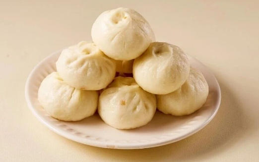 寶泉旅游景區(qū)旁的“包子界清流”，手工老面小籠包剛上市就被搶，憑什么？